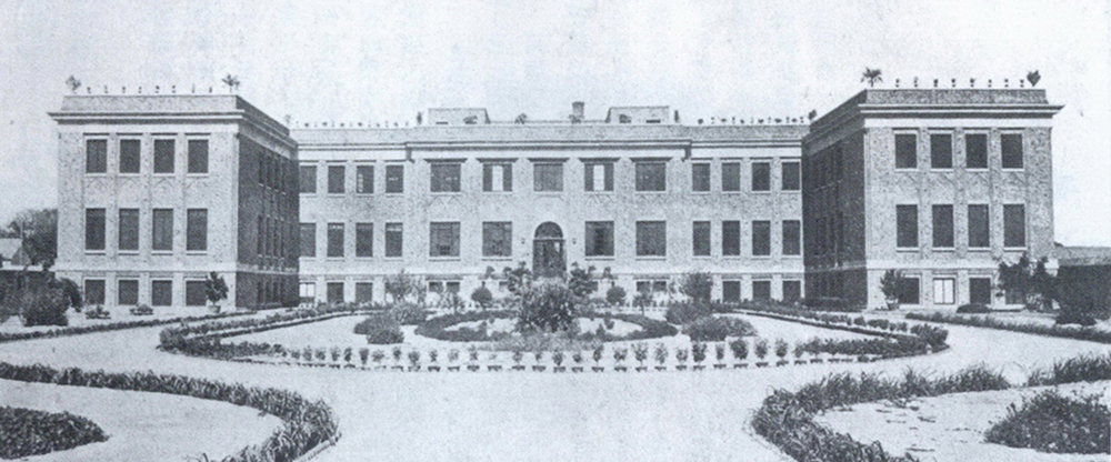 篳路藍(lán)縷　櫛風(fēng)沐雨