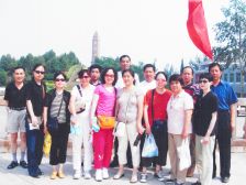 2006年6月29日，經(jīng)濟(jì)所部分黨員赴西柏坡參觀學(xué)習(xí)
